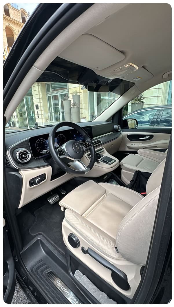 Vehicul interior 2